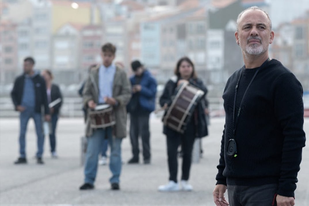 Daniel Sánchez Arévalo vuelve al cine con ‘Rondallas’, su nueva película protagonizada por Javier Gutiérrez – Fecha de estreno y tráiler