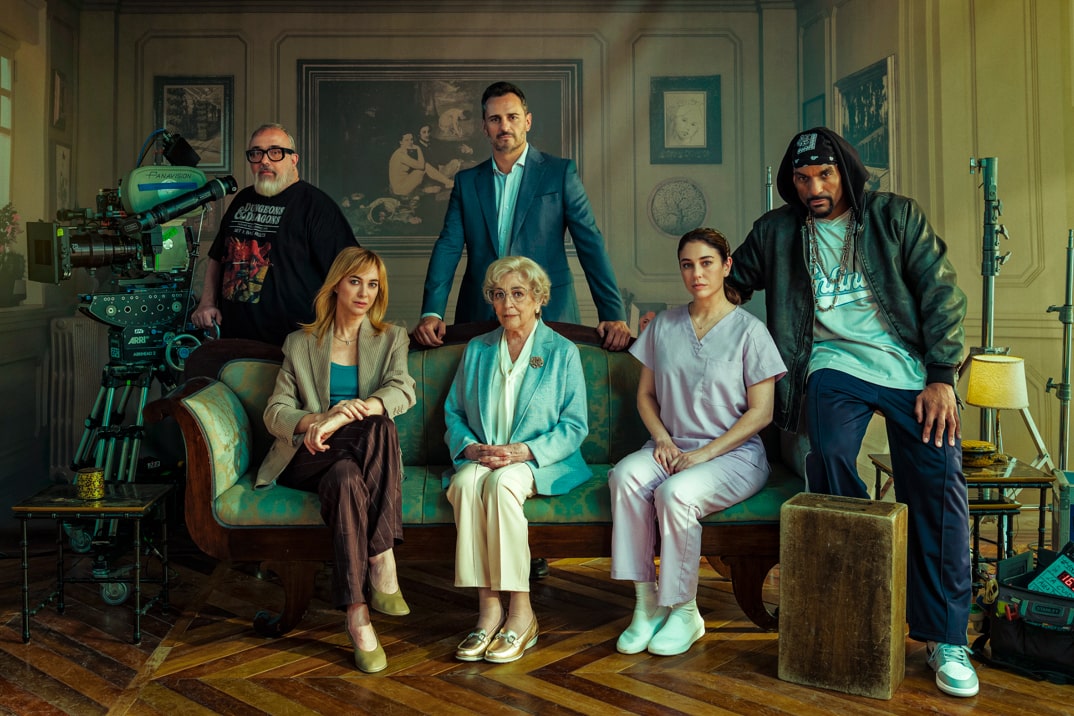 Álex de la Iglesia une a Blanca Suárez y Carmen Maura en su nuevo thriller para Netflix, ‘La Cuidadora’