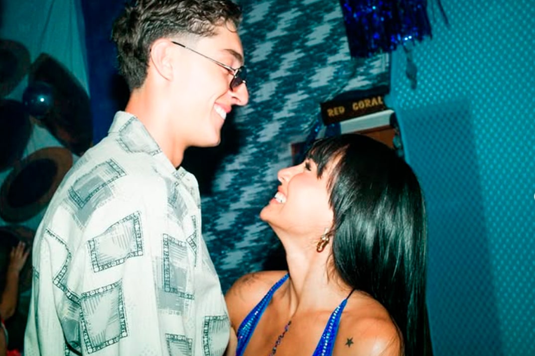 Amor bajo el sol: Aitana y Plex hacen oficial su relación en su escapada a Ibiza