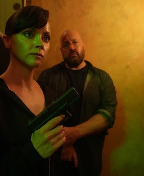 «Fritos a balazos», con Kevin James y Christina Ricci – Tráiler y fecha de estreno