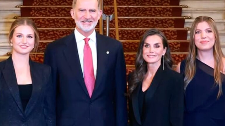 Elegancia en sincronía: los looks coordinados de Letizia, Leonor y Sofía en los Premios Princesa de Girona