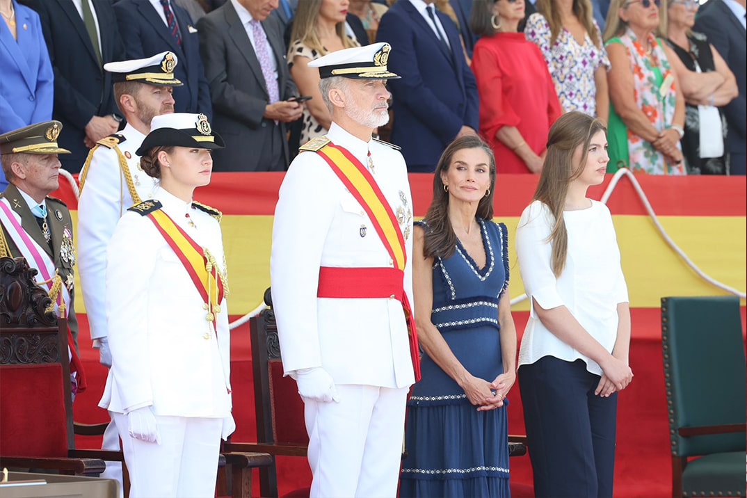 Emoción, estilo y unidad familiar: Así ha sido el gran día de la princesa Leonor en Marín