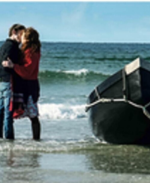 «Amor en cuatro letras», con Pierce Brosnan y Helena Bonham Carter, llega a los cine