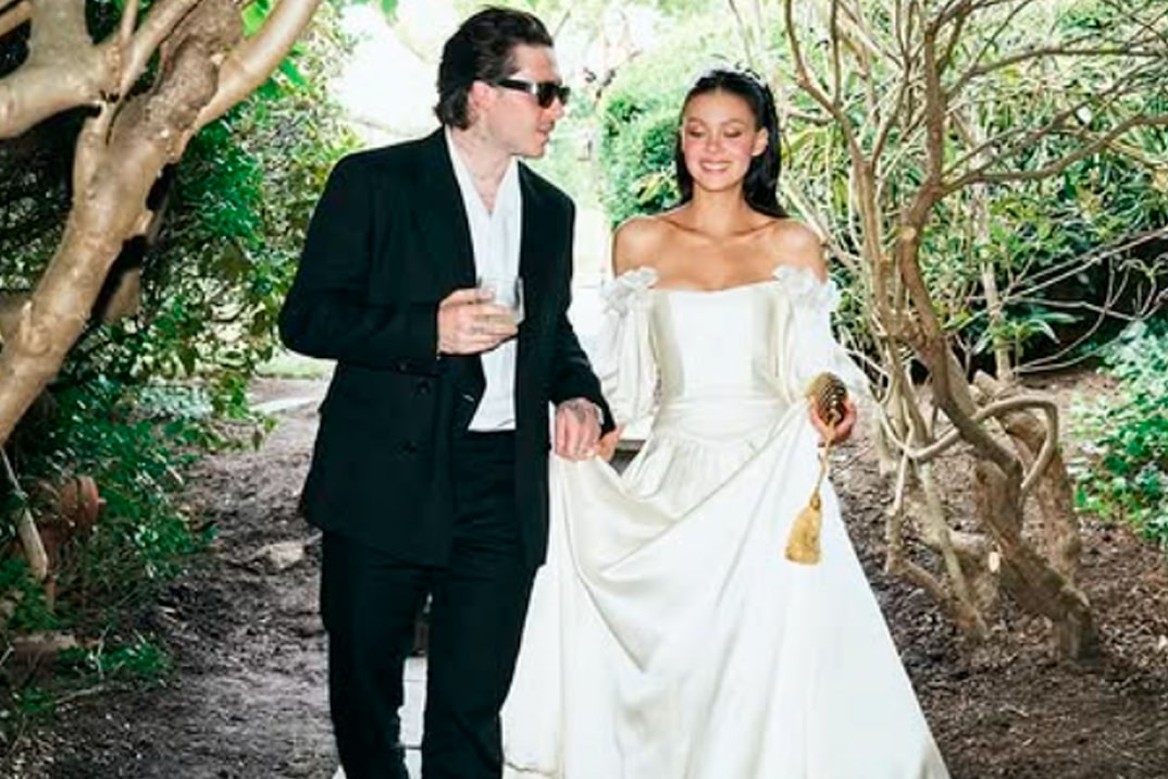 Brooklyn Beckham se casa de nuevo pero sin sus padres: la brecha con David y Victoria Beckham crece