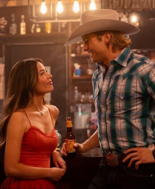«El otro París», con Miranda Cosgrove, llega a Netflix