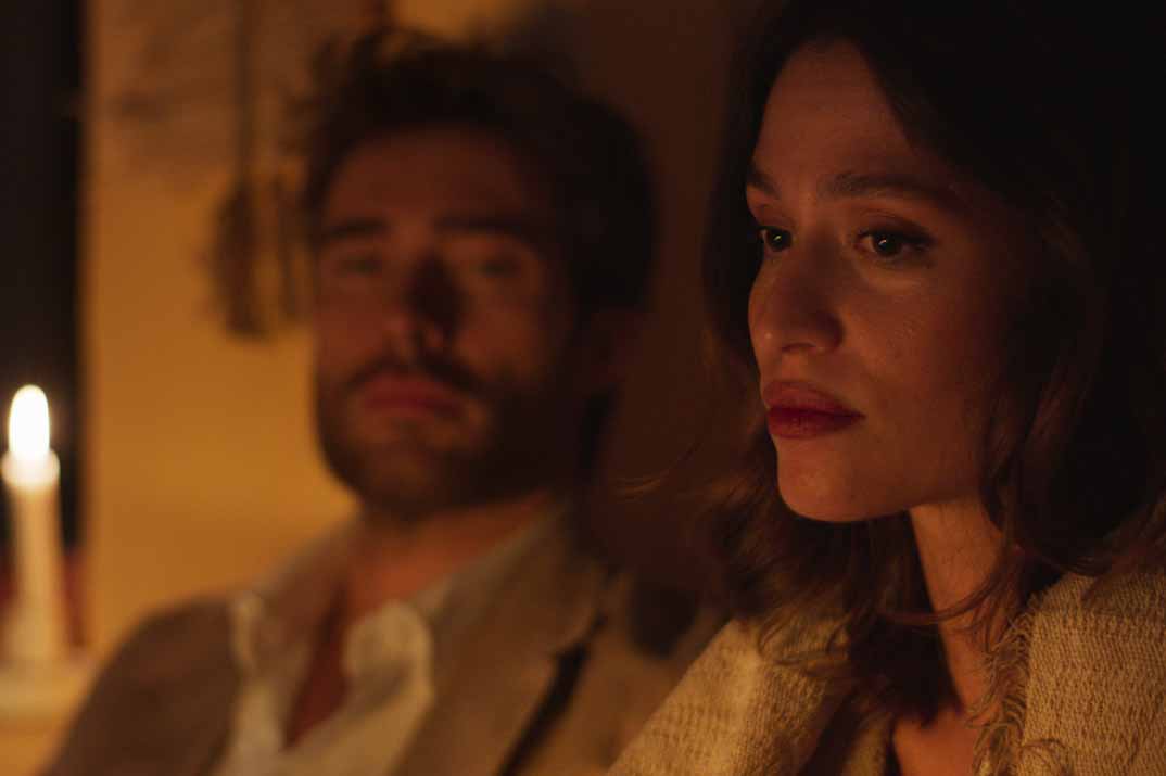 “La Encrucijada” Capítulos 23 y 24: Amanda y César afrontan su boda entre dudas y venganzas