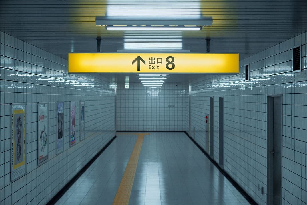 «Exit 8» llega a los cines para convertir el metro en un escenario de terror