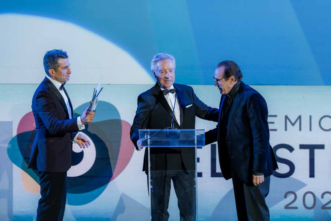 “La Agencia” Capítulo 10: Luis Zahera la lía en una gala y Gabilondo salva la noche