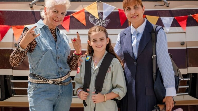 ‘Abuela tremenda’: Toni Acosta lidera una comedia familiar sobre tres generaciones de mujeres – Estreno en cines