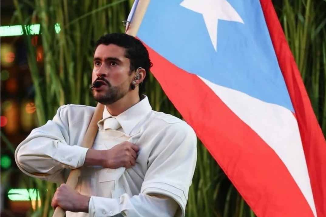 Bad Bunny convierte la Super Bowl en una pasarela global con un look de Zara, boda en directo y guiño a Trump