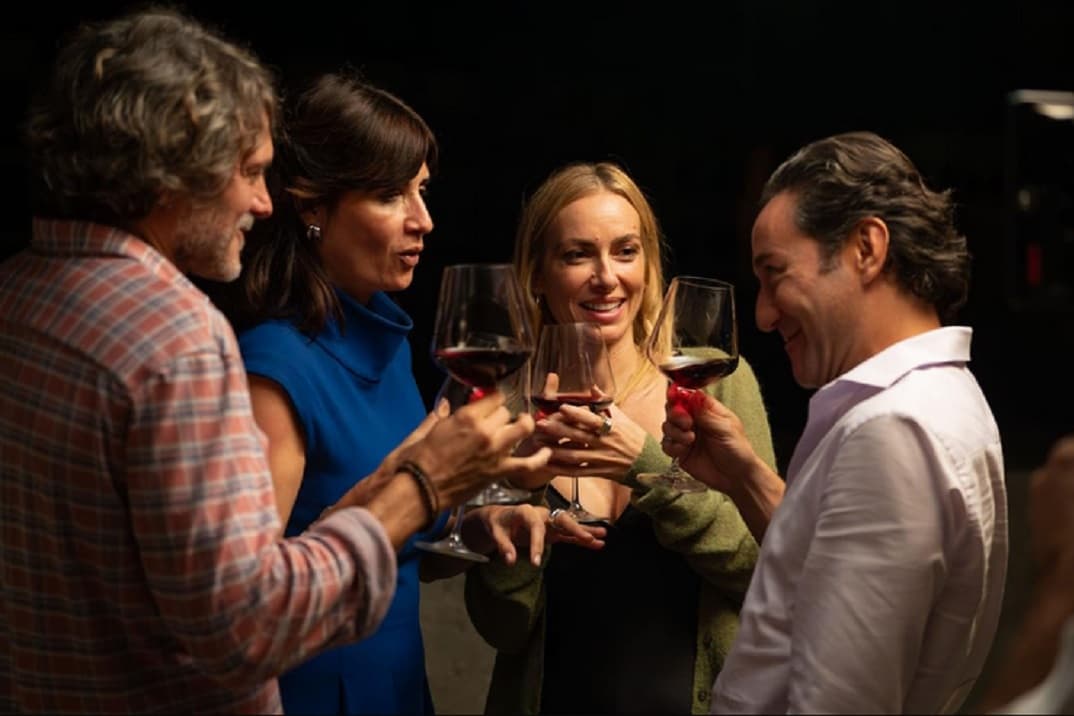 «Solos», con Kira Miró, Carlos Santos y Salva Reina, llega a los cines