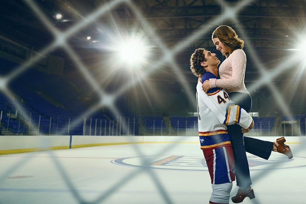 ‘Off Campus’ – La nueva serie romántica ambientada en el universo del hockey universitario – Estreno en Prime Video