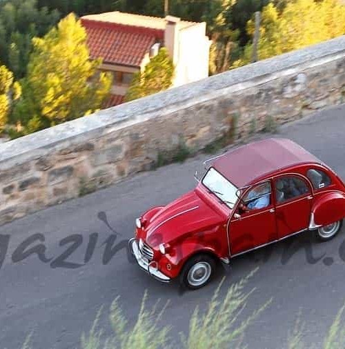 El mítico Citroen 2CV reúne a sus fans