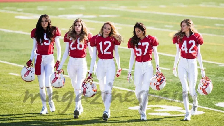 Los «ángeles» juegan al fútbol