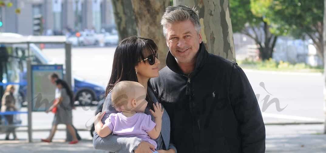 Alec Baldwin, su mujer y su hijo, turistas en Madrid