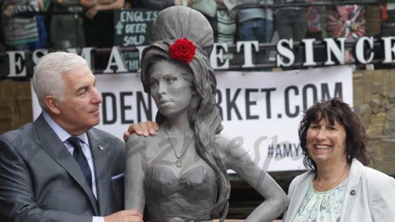Amy Winehouse ya tiene su estatua a tamaño real