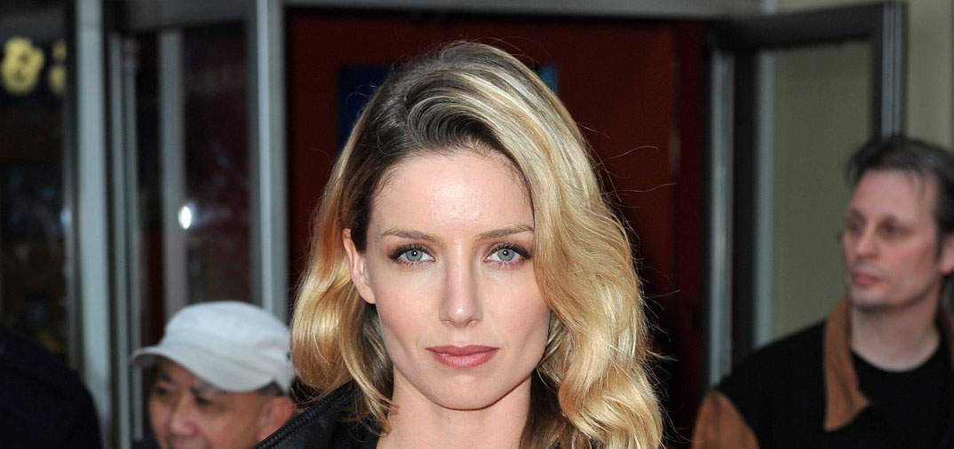 La actriz Annabelle Wallis, nueva pareja de Chris Martin