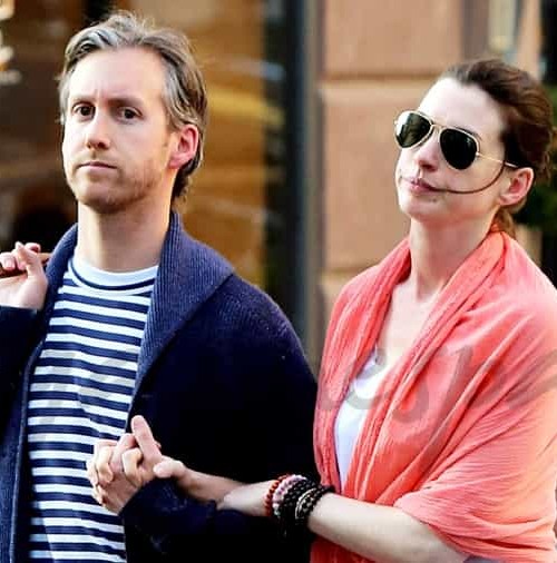 Anne Hathaway y su marido Adam Shulman, look neoyorkino