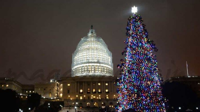 El Capitolio enciende su tradicional árbol de Navidad