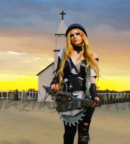La cantante canadiense Avril Lavigne, gravemente enferma