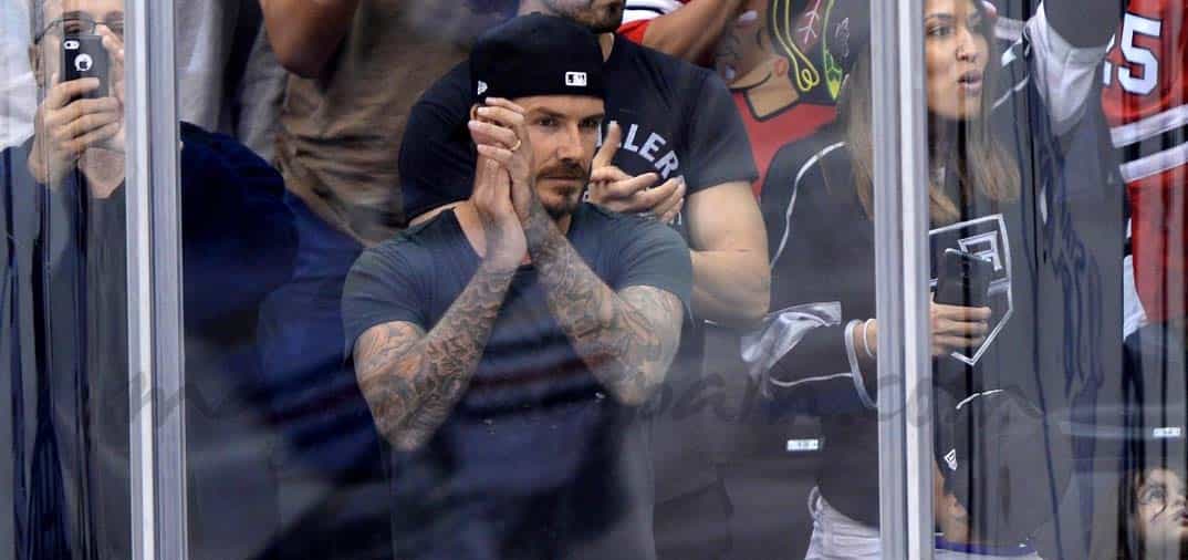 Beckham y sus hijos en el hockey