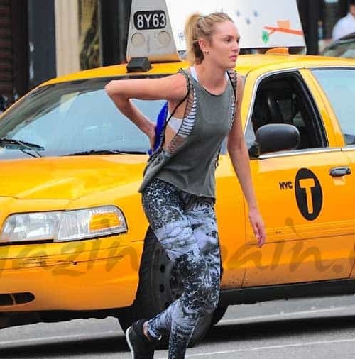 Candice Swanepoel y su novio Hermann Nicoli, moteros en New York