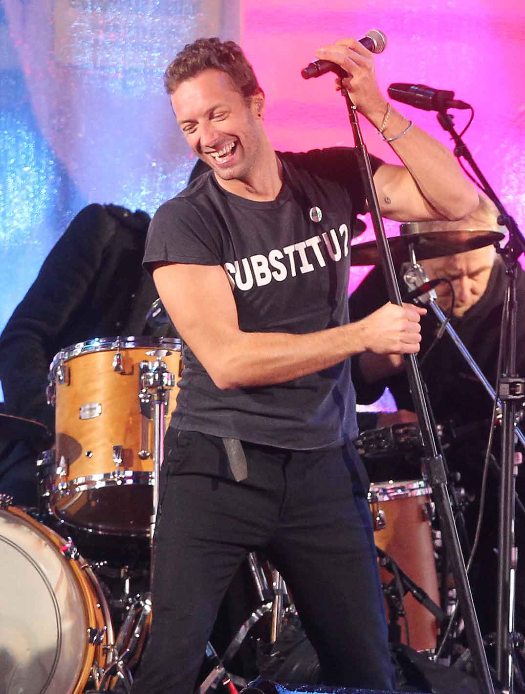 Chris Martin se divierte con U-2 y Bruce Springsteen