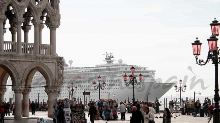 Los cruceros crean un problema en Venecia