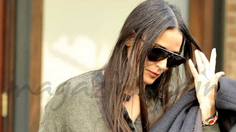 Superada su depresión, Demi Moore más delgada,  vuelve a la vida pública
