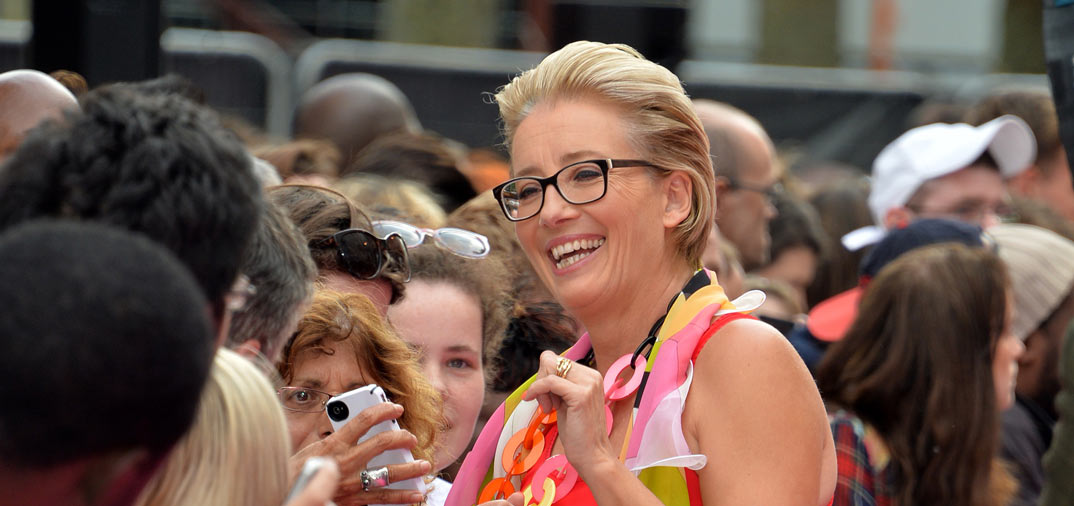 Emma Thompson, la mujer de rojo