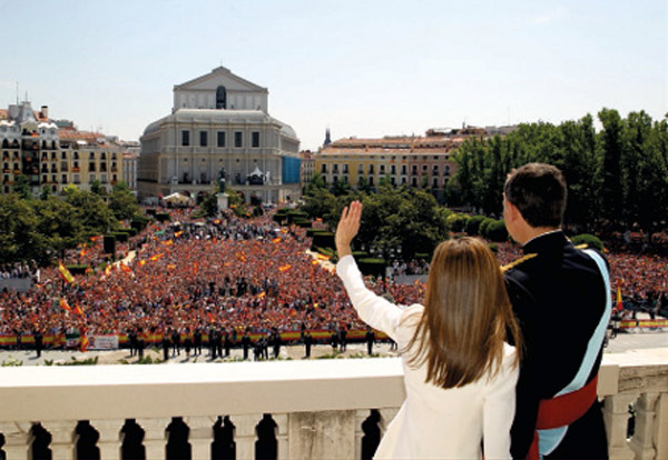 Felipe y Letizia, felicitan la Navidad como Reyes de España