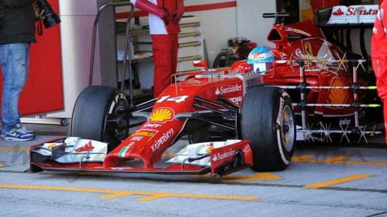 Fernando Alonso estrena el F14 T