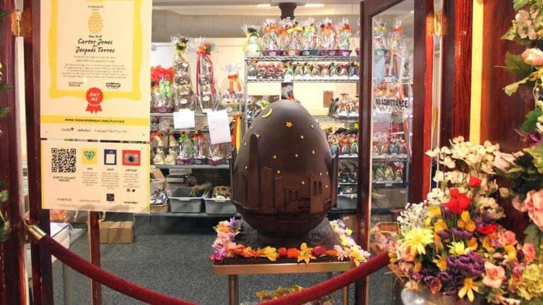 A subasta, un huevo de Pascua de 45 kilos y 8.000 euros