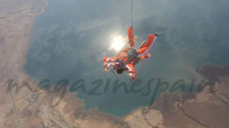 Paracaidismo en el punto mas bajo de la tierra