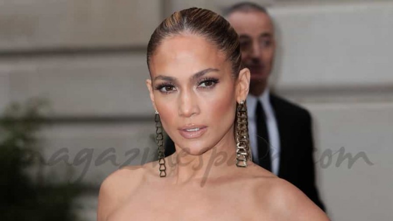 Espectacular Jennifer López en el desfile de Versace