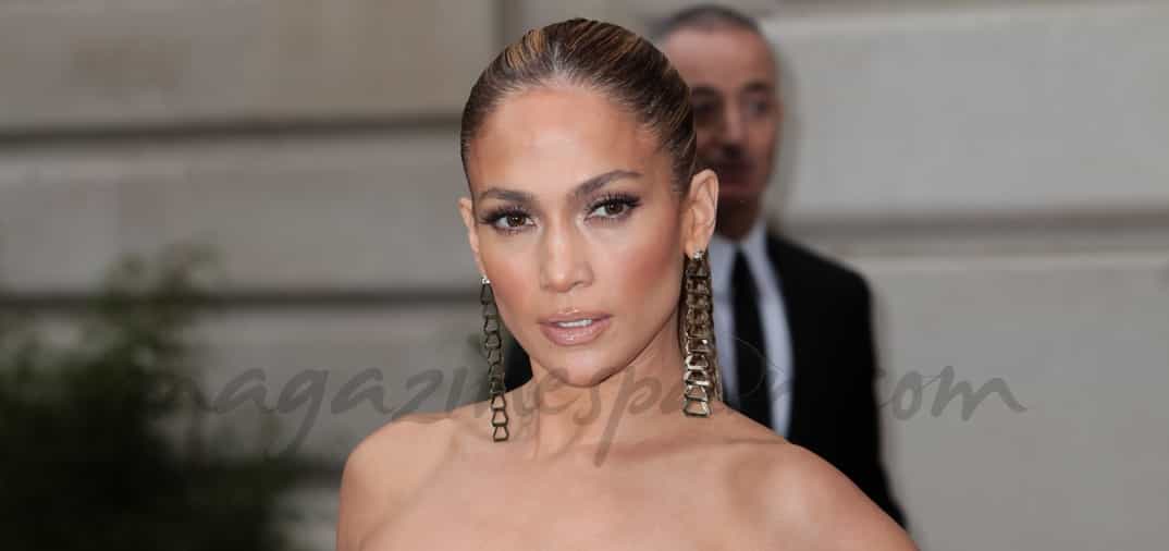 Espectacular Jennifer López en el desfile de Versace