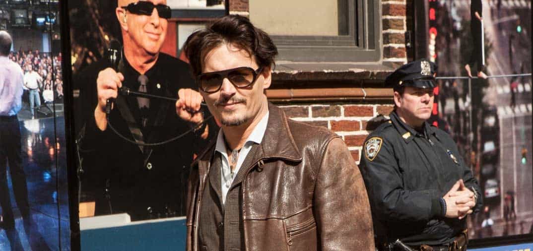 Johnny Depp luce anillo de compromiso