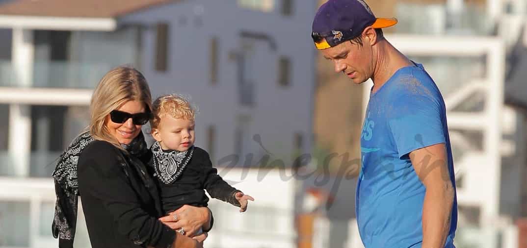 Fergie y  Josh Duhamel divertido día de playa