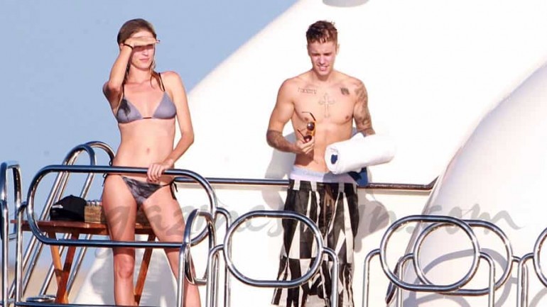 Justin Bieber y Michelle Rodríguez en Ibiza