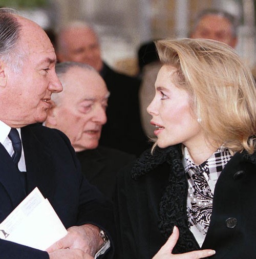 Aga Khan, un «affaire» con su azafata, le cuesta 60 millones de euros