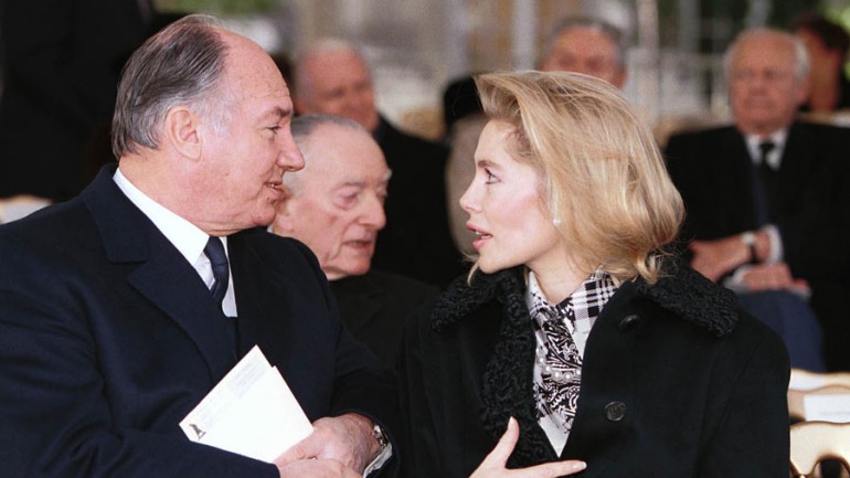 Aga Khan, un «affaire» con su azafata, le cuesta 60 millones de euros