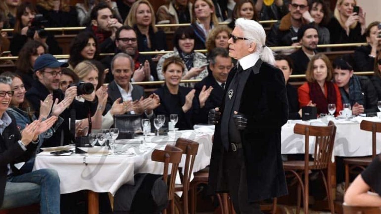 Karl Lagerfeld, calurosas vacaciones