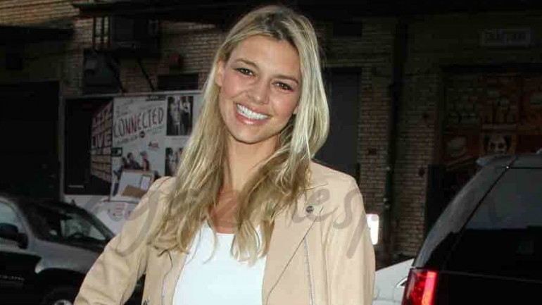 Kelly Rohrbach, la nueva pareja de Leonardo DiCaprio