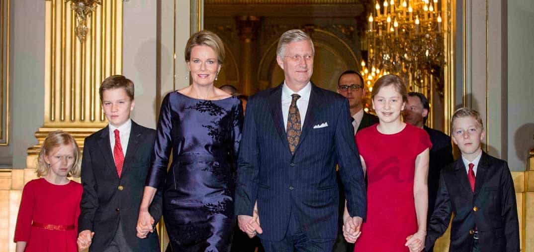 Felipe y Matilde de Bélgica con sus hijos en el concierto de Navidad