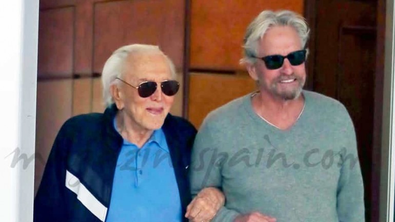 Con 97 años, Kirk Douglas se mantiene en forma