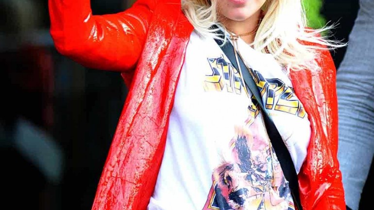 Lady Gaga se apunta a la moda de los mini shorts