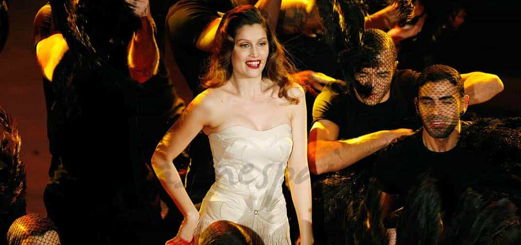 Laetitia Casta, Show Woman y presentadora en el Festival de San Remo