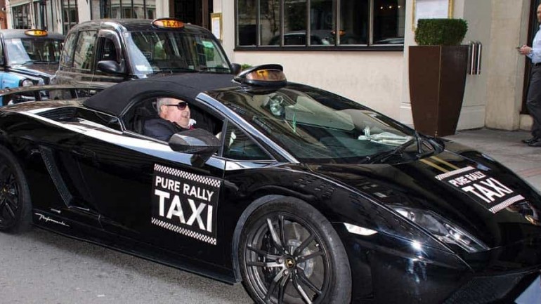 En Londres, taxi Lamborghini
