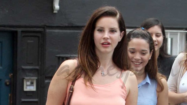 Lana del Rey se deja querer…