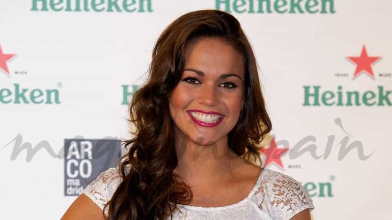 Fernando Alonso y la presentadora Lara Álvarez, juntos en la fiesta de Ferrari